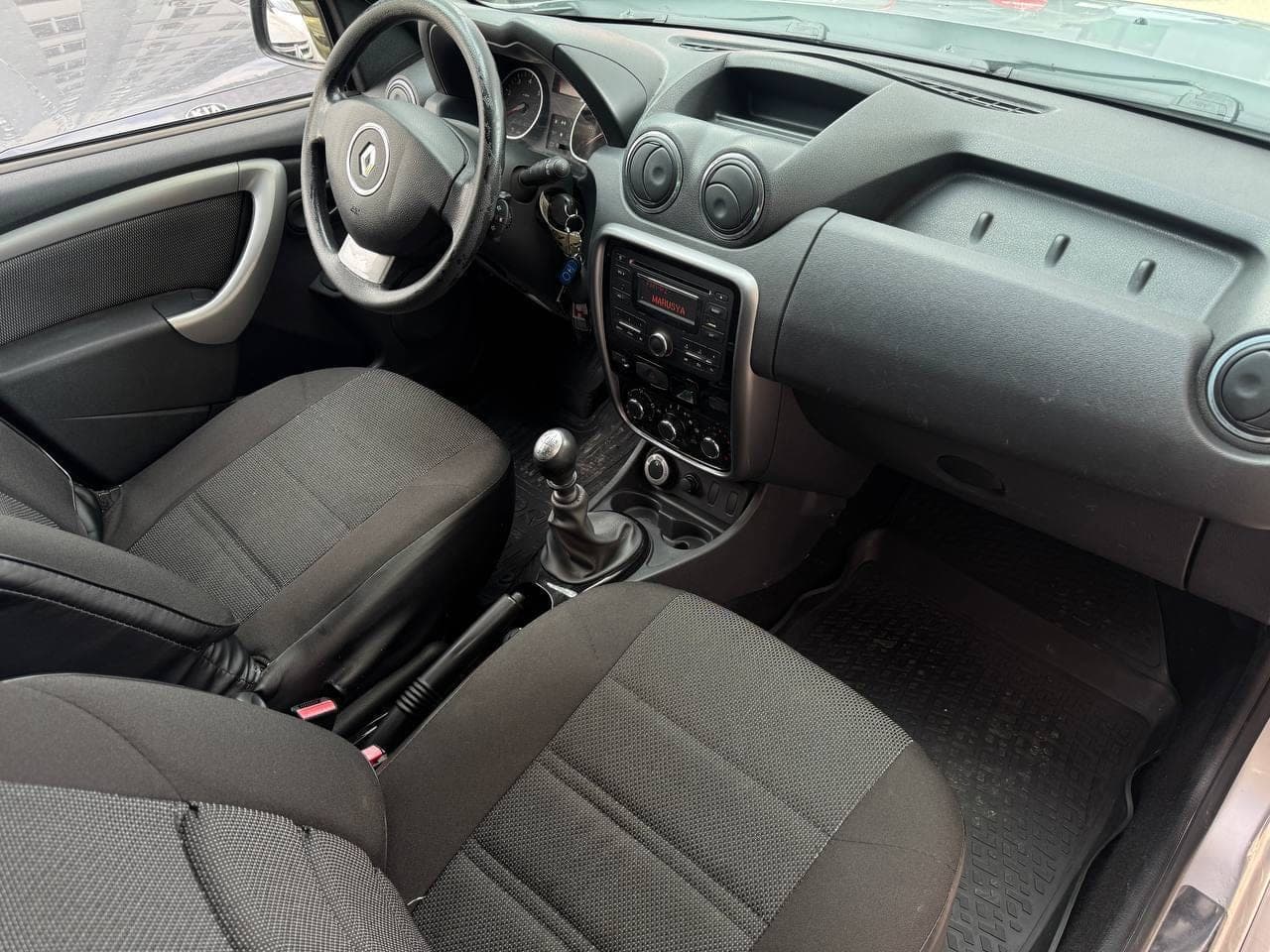 Renault Duster — фото 1